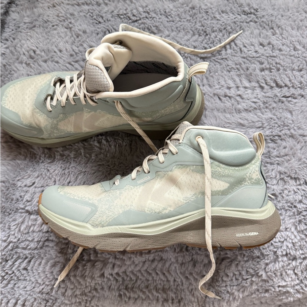 Keen Mint and Cream Hiking Boots